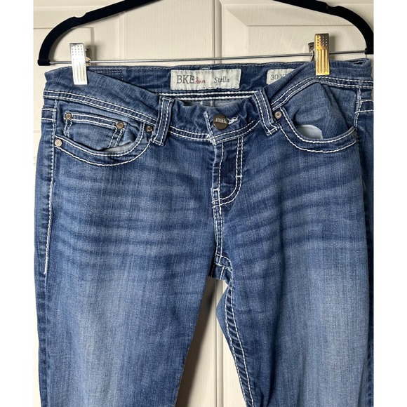 BKE Stella Jeans Womens Size 30x37.5Blue Medium Wash Denim Bootcut Low Rise - Picture 2 of 7